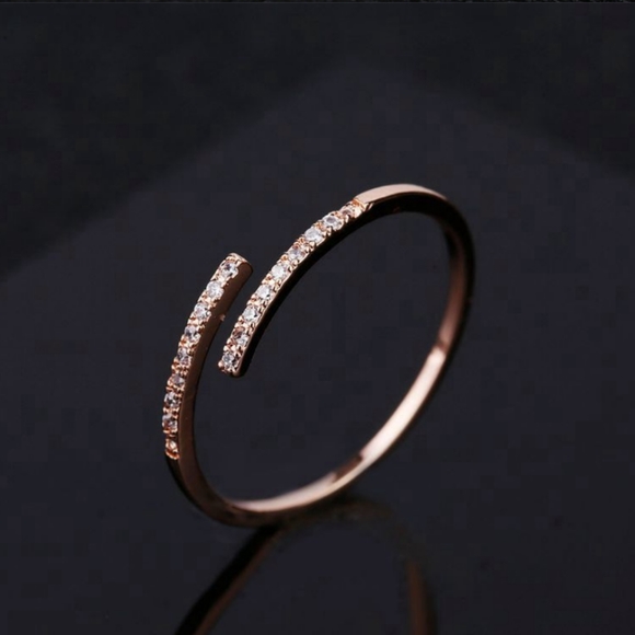 Jewelry - NEW ROSE GOLD DIAMOND RESIZEABLE STACK RING